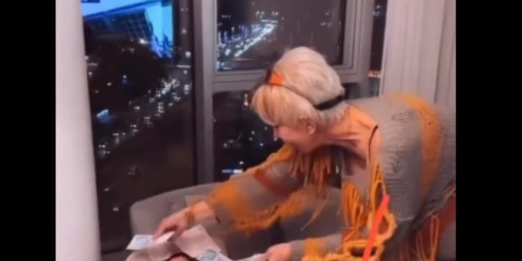 Seyhan Soylu, Nihat Doğan’ın bebeğini görmeye gitti