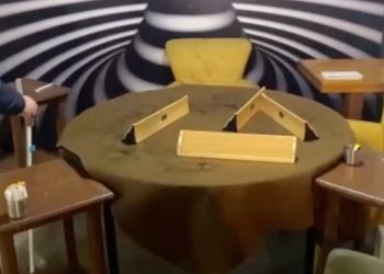 Şişli’de arkadaşları ile oyun oynarken adam vurdu