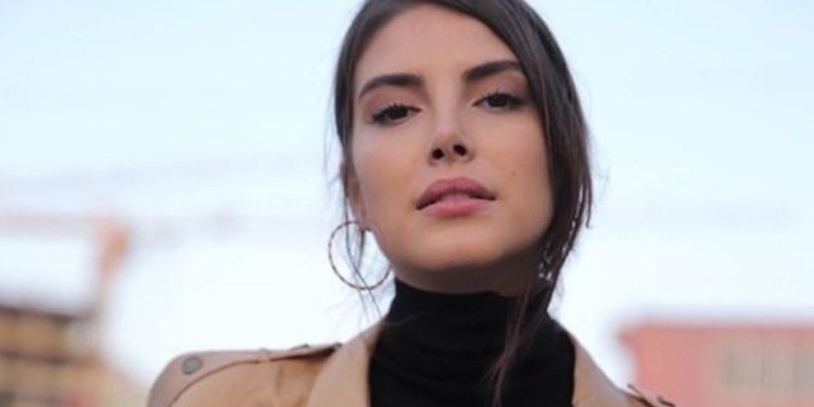 Teşkilat’ın Zehra’sı duru güzelliği ve fiziğiyle dudak ısırttı! ‘Mükemmel bir detaysın’