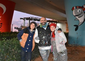 Trabzonlu ressamlar, çizimleriyle kente renk katıyor