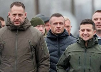 Ukrayna’da bazı kritik görevdeki isimler istifa etti