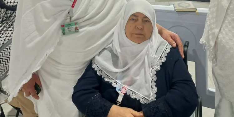 Umre hayalini gerçekleştiren yaşlı kadın, dönüş yolunda hayatını kaybetti
