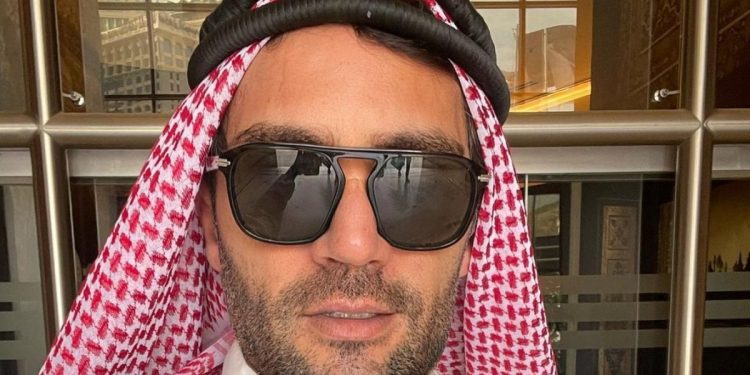 Yaşar İpek, çenesini yaptırdı