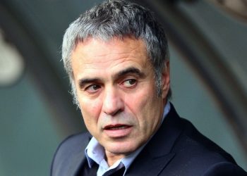 Ersun Yanal: Bana bırak diyorlar ama 76 yaşında hocalık yapanlar var