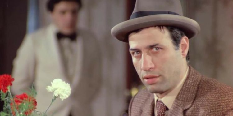 Kalbimize sıcacık bir buse konduran Kemal Sunal’ın hayatına dalalım… Bilinmeyen yönleri çok şaşırtacak!