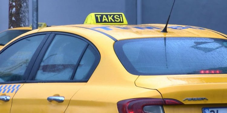 UKOME’nin taksilerde akıllı tepe lambası kararı tartışma yarattı