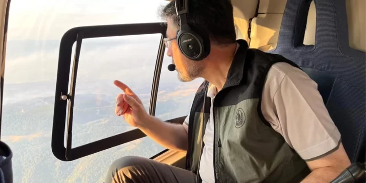 Bakan Yumaklı, Çanakkale’deki orman yangınını havadan inceledi