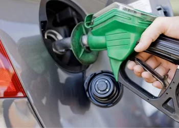 Gece yarısı akaryakıta zam! Motorinin litre fiyatı 1 lira 7 kuruş arttı