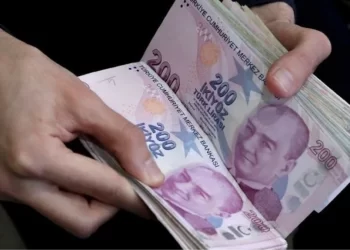 Hükümetin zam teklifi milyonları hayal kırıklığına uğrattı, gözler 3. toplantıya çevrildi