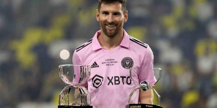 Lionel Messi, ABD kariyerinde ilk kupasını kazandı