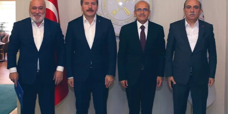 Memur-Sen Heyeti Hazine ve Maliye Bakanı Mehmet Şimşek’i Ziyaret Etti