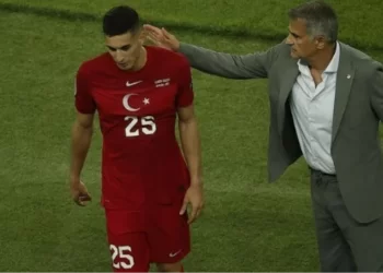 Mert Müldür hangi mevkii? Mert Müldür hangi takımda oynuyor?