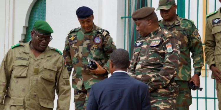 Nijer’de hareketlilik! Cunta, askeri müdahaleye karşı hava sahasını kapattı