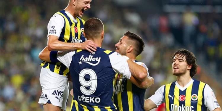 Son Dakika: Süper Lig’in ilk haftasında Fenerbahçe, sahasında Gaziantep FK’yı 2-1 mağlup etti