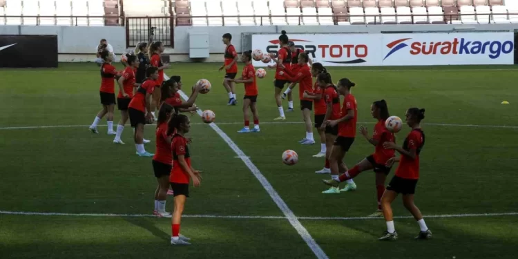 A Milli Kadın Futbol Takımı Litvanya maçına hazır