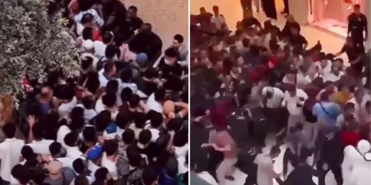 Resmen izdiham! iPhone 15 serisi için birbirlerini ezdiler