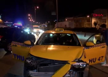 Bayrampaşa’da alkollü sürücü kaza yaptı: 4 yaralı