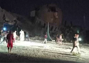 İsrail savaş uçakları, abluka altındaki Gazze’de bir camiyi bombaladı