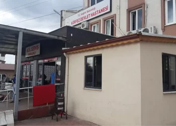 Karın ağrısı şikayetiyle hastaneye giren hasta, 4 gün sonra hayatını kaybetti