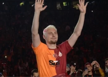 Nelsson gidiyor mu? Victor Nelsson Galatasaray’dan ayrılacak mı?