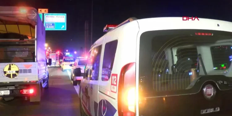 TEM Otoyolu’nda Kaza: 2 Kişi Yaralandı