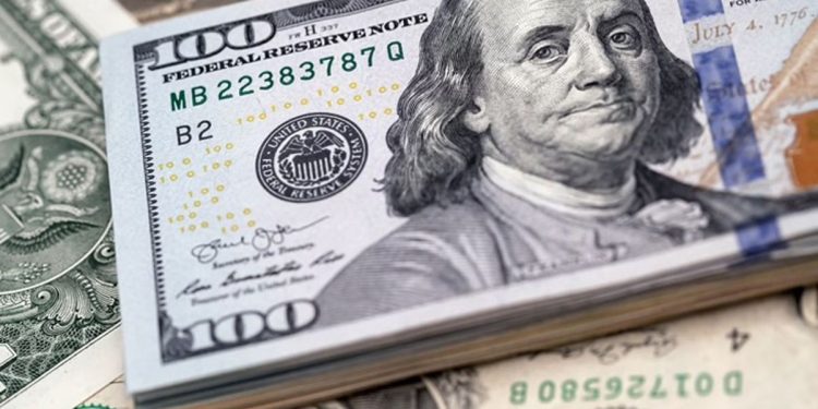 Yükselişini sürdüren dolar 28 liraya koşuyor